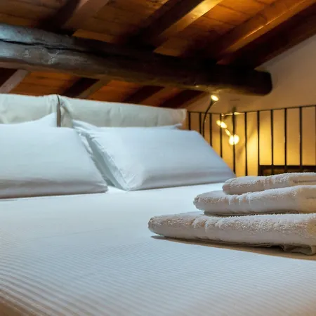 Italianway - Piella 5 Apartman *